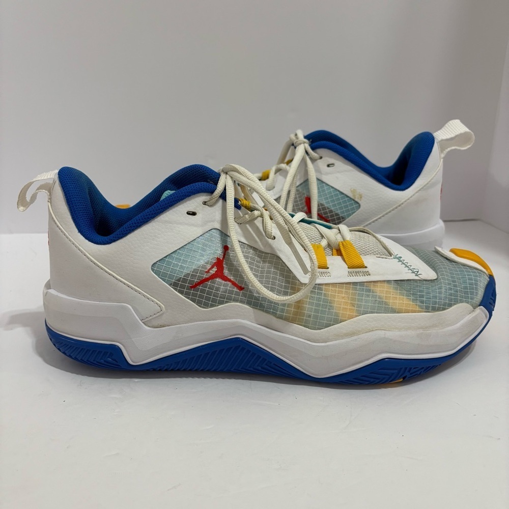Nike Air Jordan Westbrook
One Take 4 UCLA Bruins
White Blue